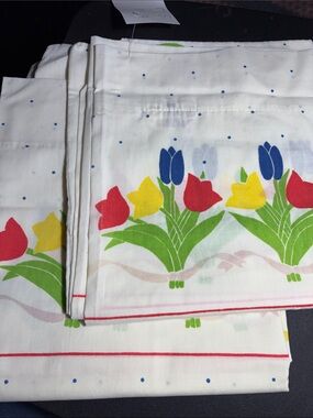 Vintage pillowcases Floral Tulip border print Cannon Colorful Tulip Print. B20
